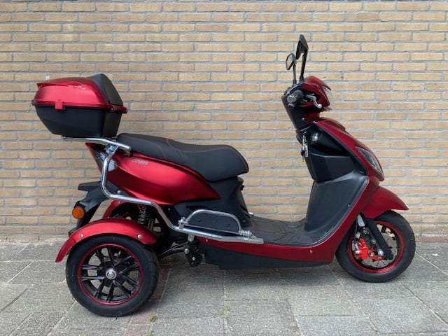 GEEN RIJBEWIJS ? NIET NODIG MET DEZE STOERE NIPPONIA PRIDE SCOOTER !