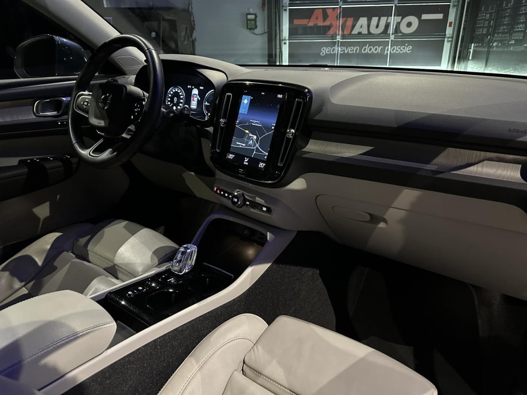 Volvo XC40 1.5 t5 recharge inscription expression