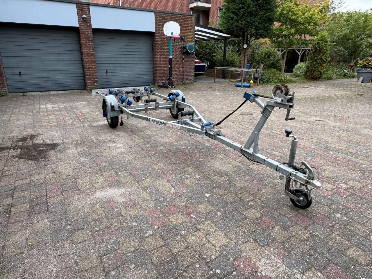 Kanteltrailer TTH 750 EASYROLLER COC met gratis Wayfarer zeilboot