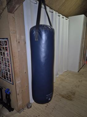 Boks zak decathlon model punching bag 120