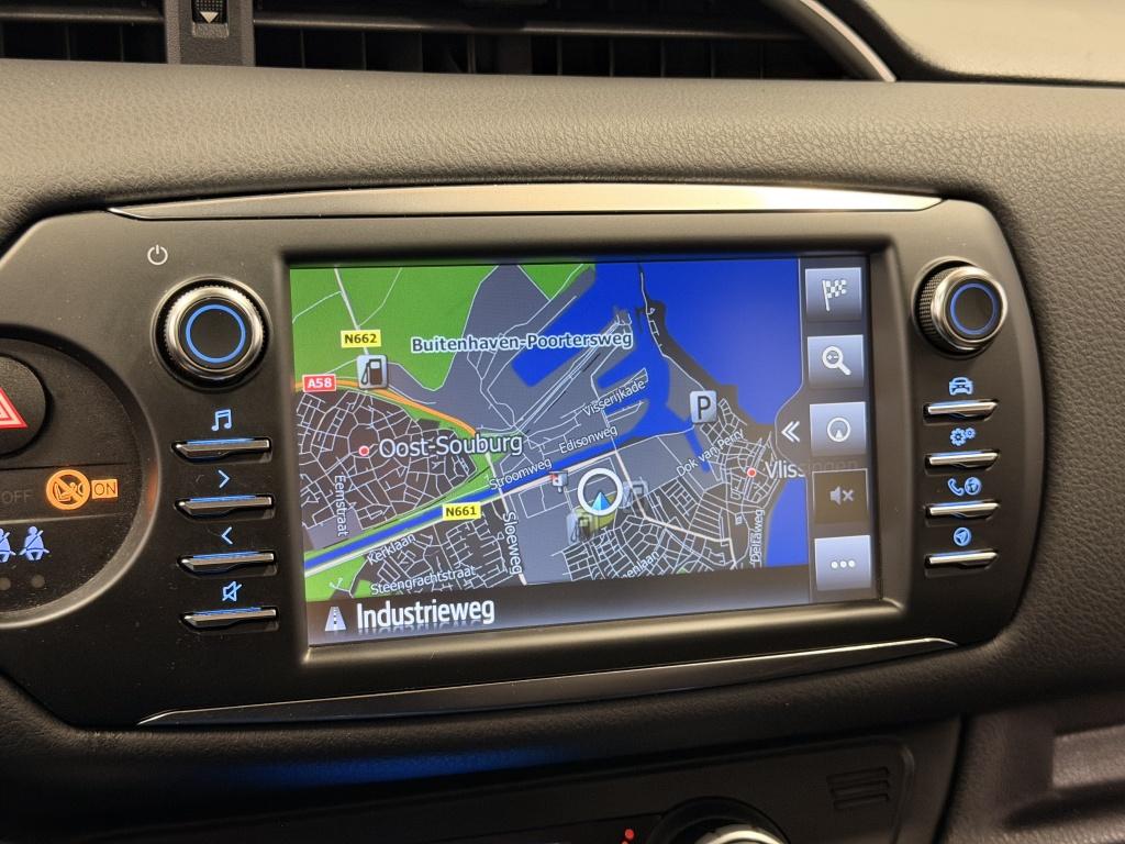 Toyota Yaris 1.5 hybrid skyblue edition