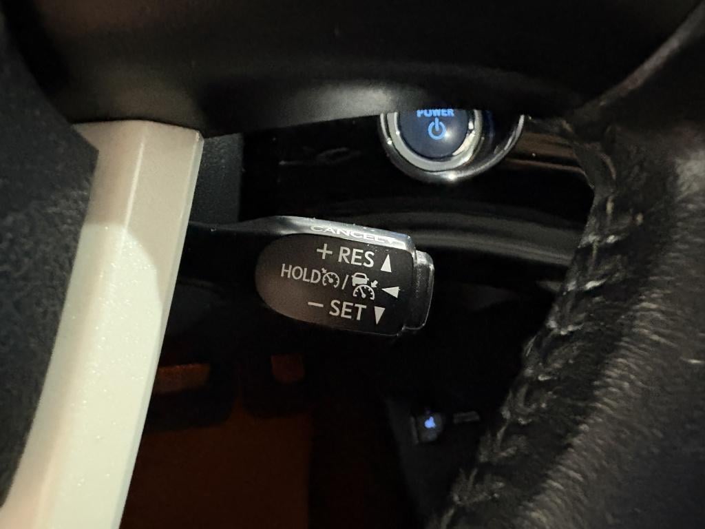 Toyota Prius 1.8 first edition | camera | bsm | pdc |