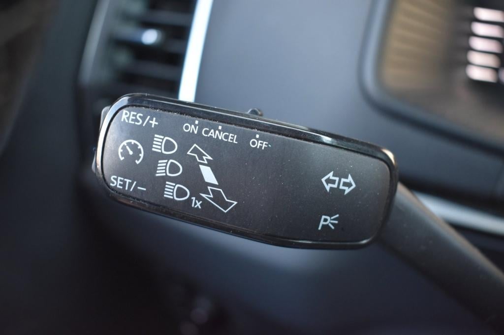Skoda Karoq 1.5 tsi act sportline | nap | camera | stoelverwarming | apple 