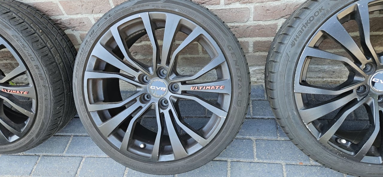 Lichtmetalen Velgen met Banden Audi A3 225-40-18, 5x112