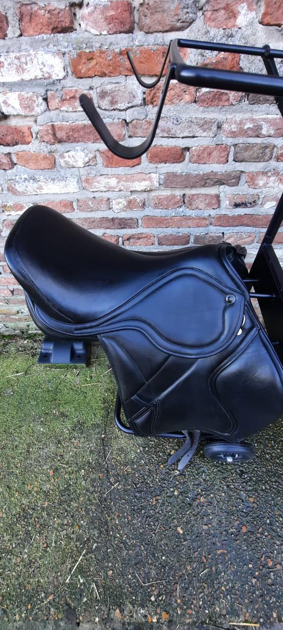 Eventingzadel/springzadel zwart 17 inch
