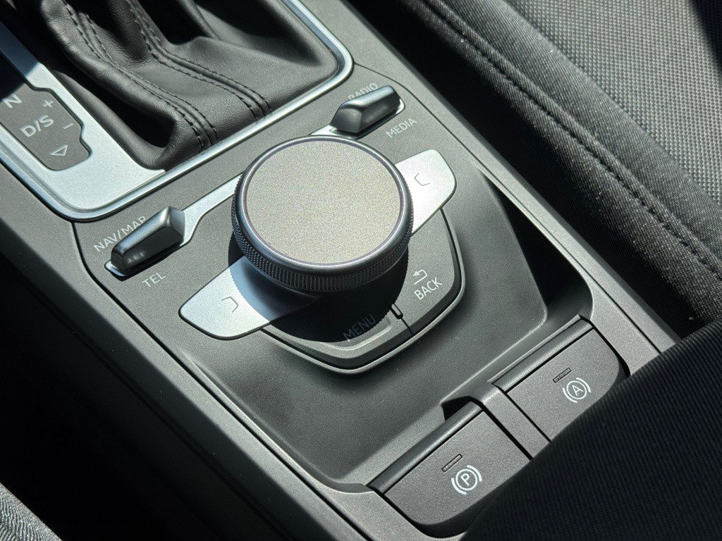 Audi Q2 35 tfsi advanced * led * camera * stoelverwarming * adaptieve cruis