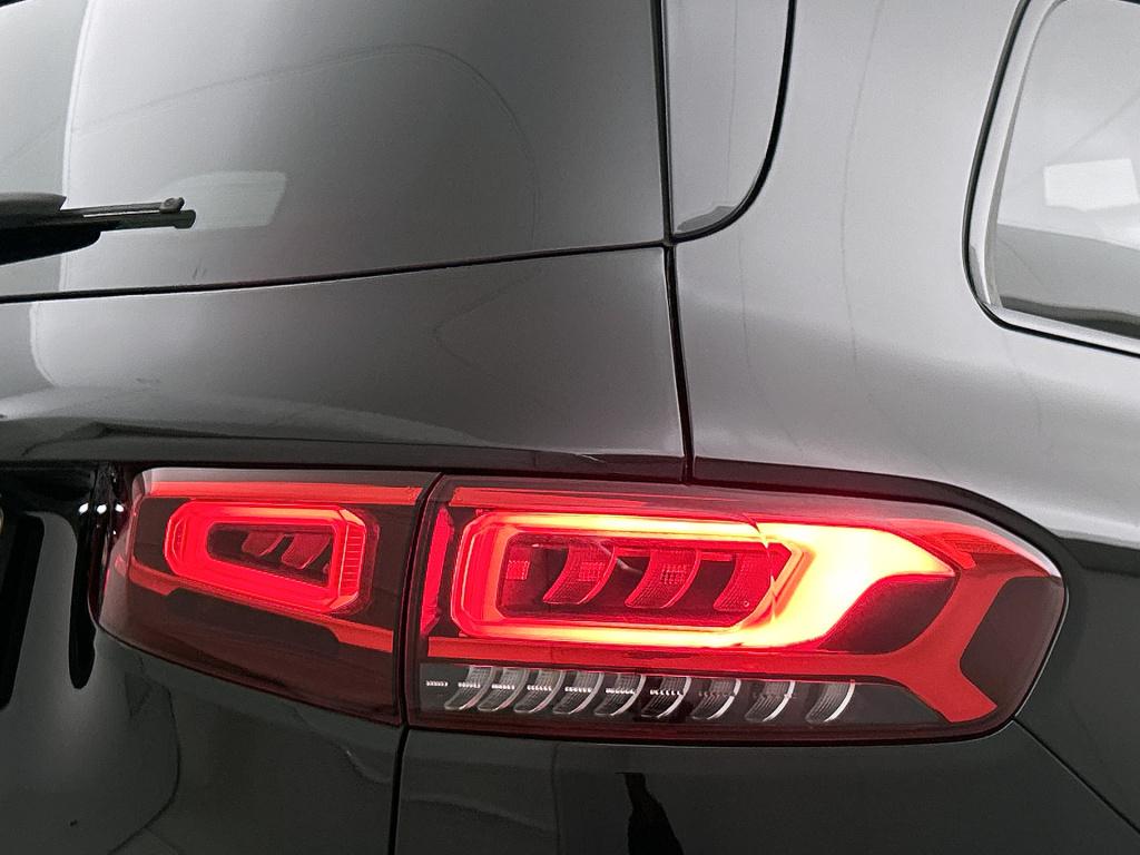 Mercedes-Benz Glb 180 business solution amg | panoramadak | sfeerverlichtin