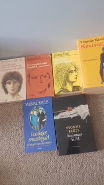 6 Boeken van Yvonne Keuls