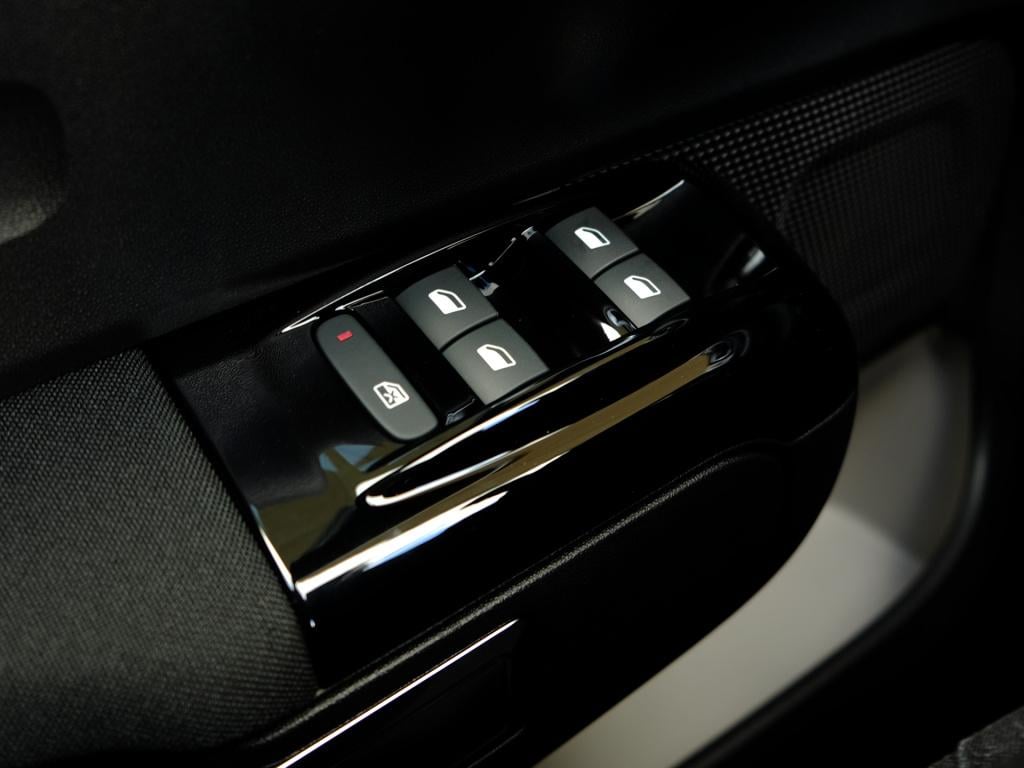 Citroen C3 1.2 puretech 82pk s&s shine | panodak | cruise control | airco |