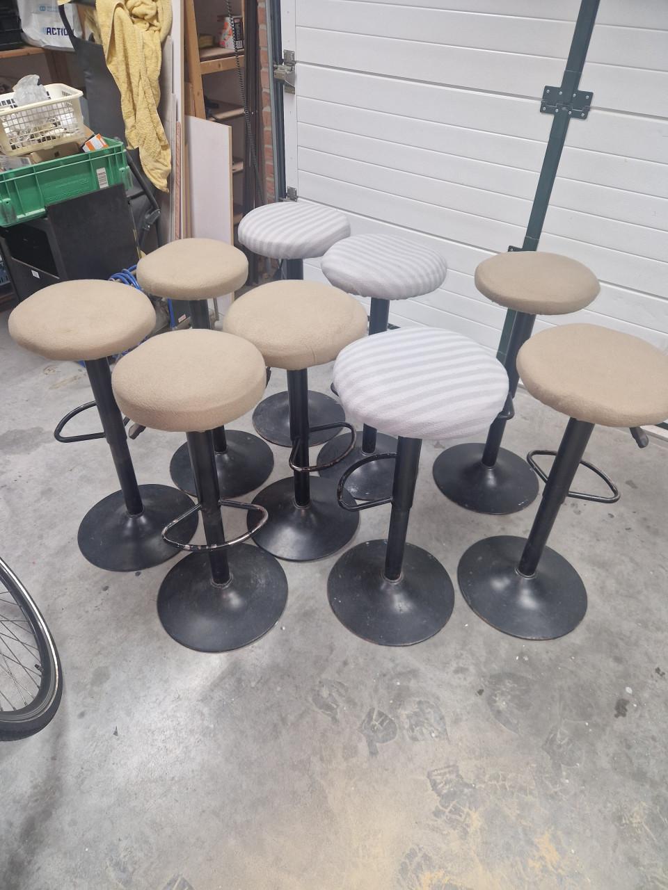 9 stuks barkrukken