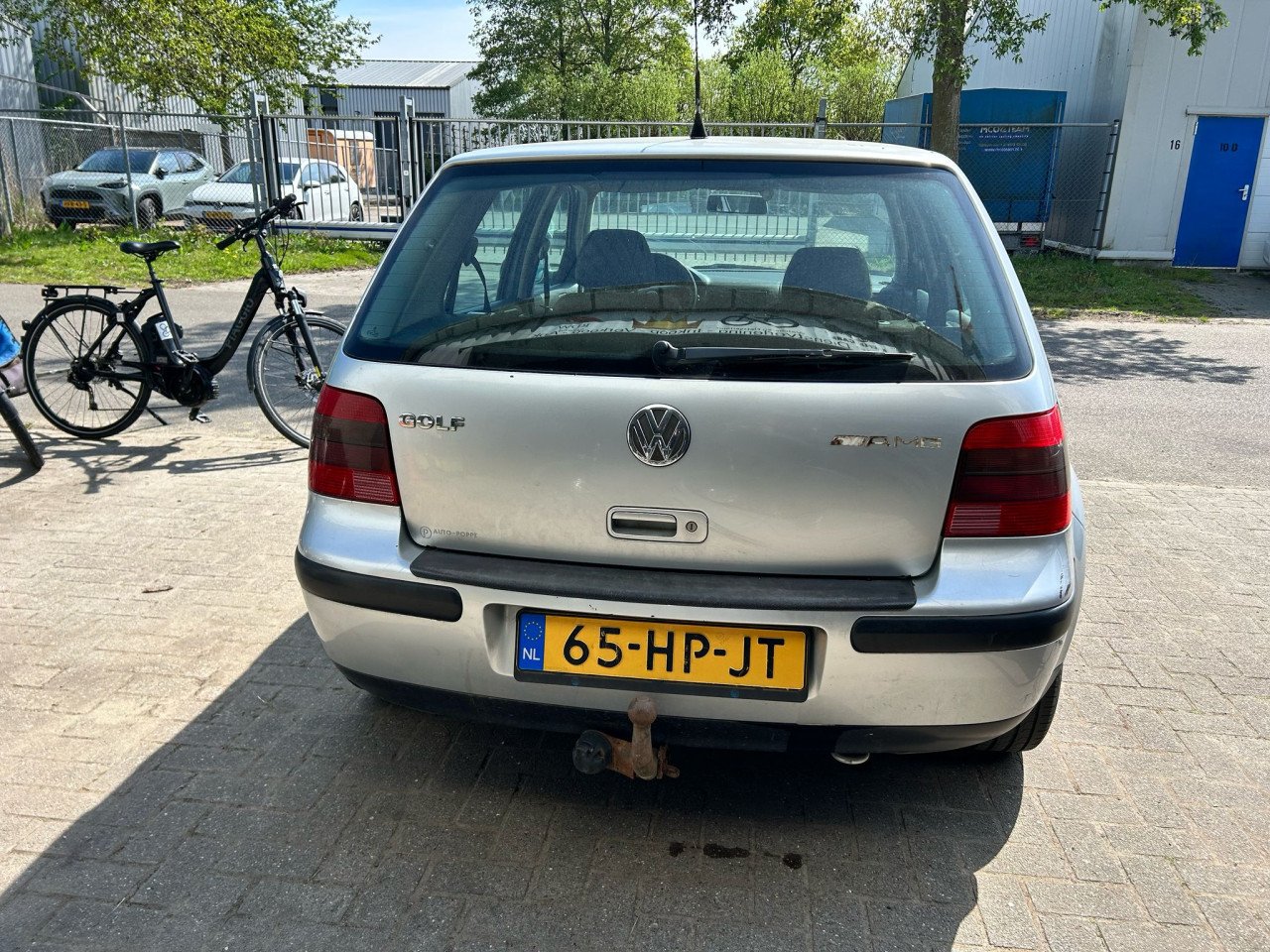 Volkswagen Golf 1.4-16V Master Edition, grijs, 5 deurs, ZUINIG, €999,-