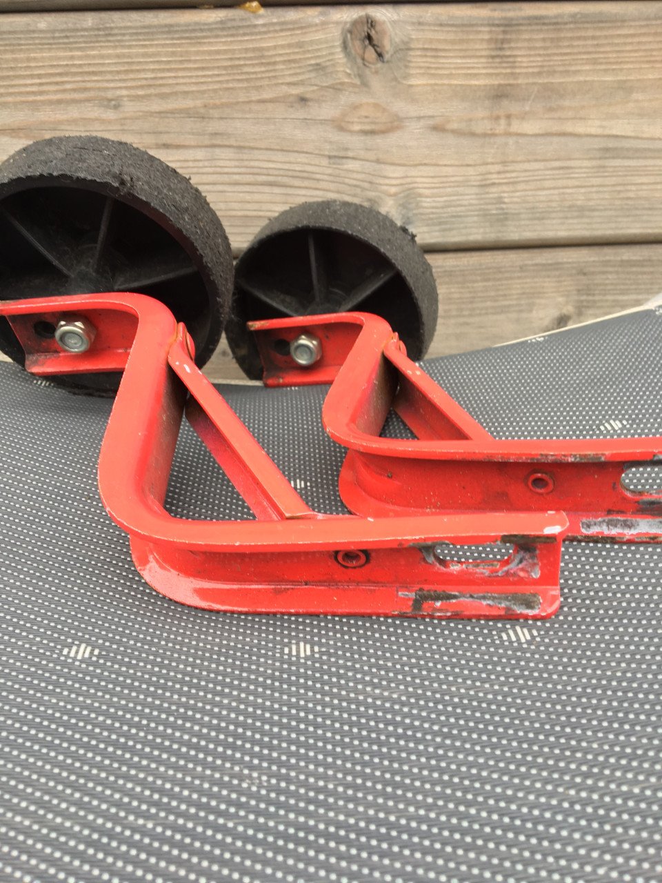 Degelijke Zijwieltjes en AGU Fietshelm Kind