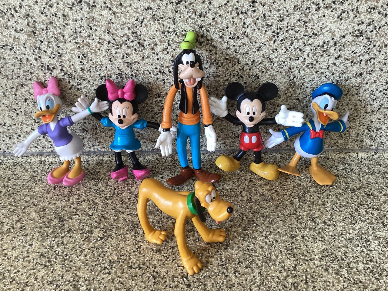 Verschillende Disney figuurtjes in rubber.