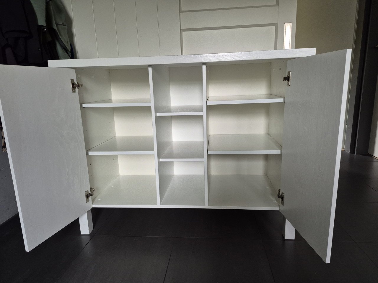 Mooie ,witte commode