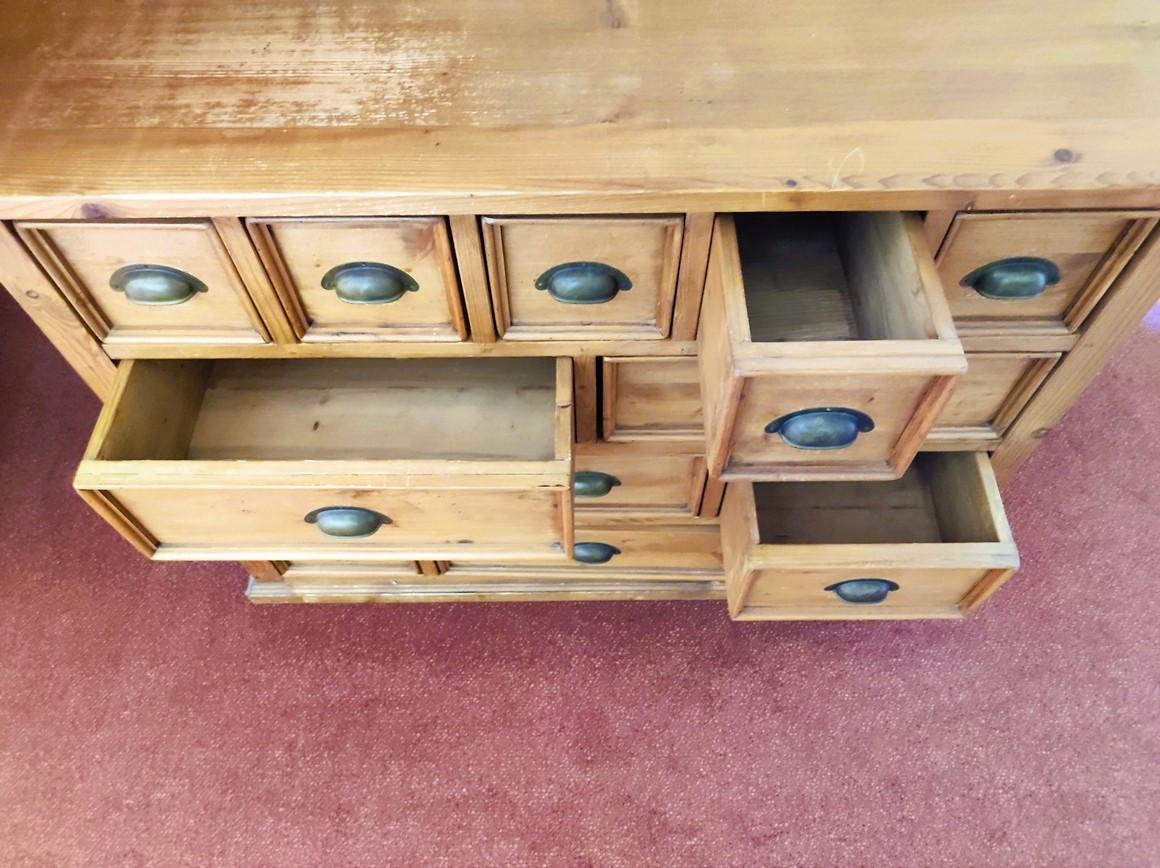 Grenen apothekerskast