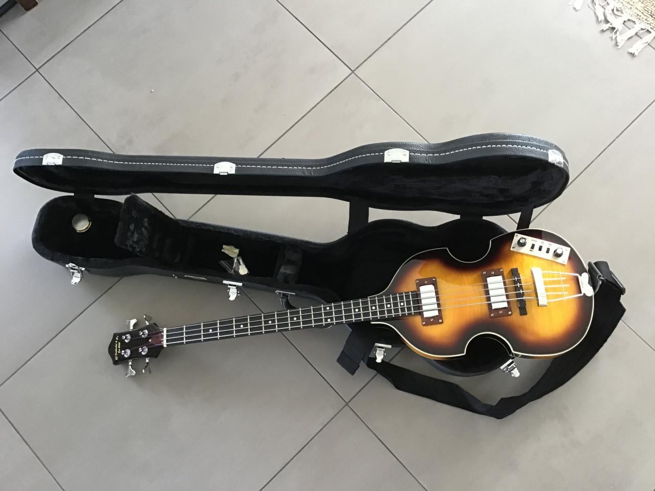 Complete set: Vioolbas en Hartke A70 Kickback combo versterker