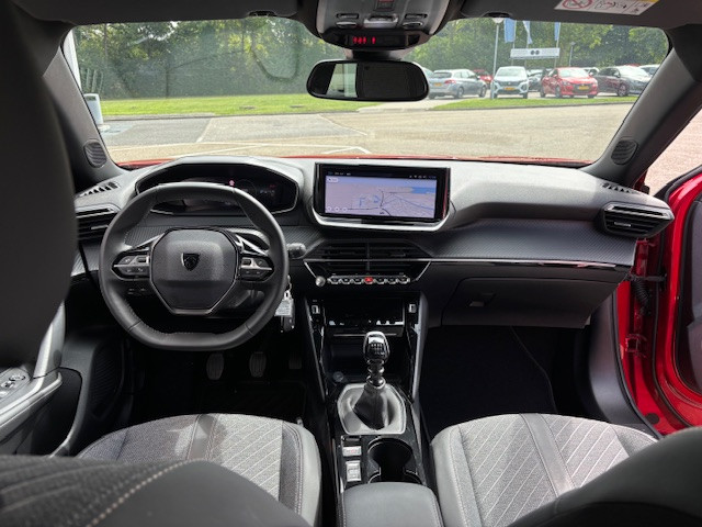 Peugeot 2008 allure 1.2 pt-100pk navigatie | apple carplay & android auto |