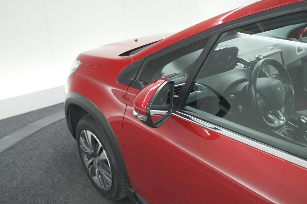 Peugeot 2008 1.2 puretech blue lease executive | all season banden | panora