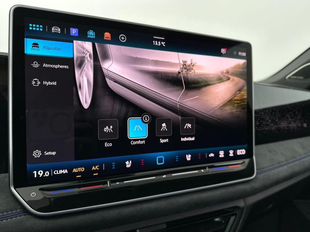 Volkswagen Tiguan r-line edition 272 plug in hybride black style pakket