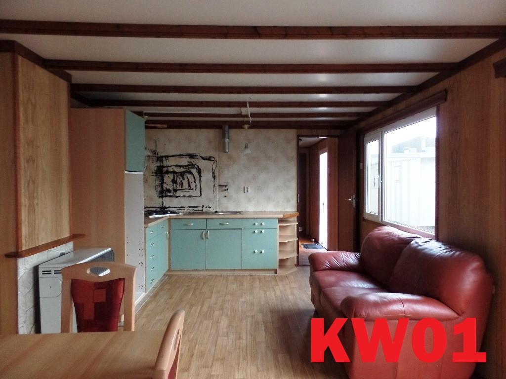 Chalet met retro interieur en kunststof buitenzijde te koop