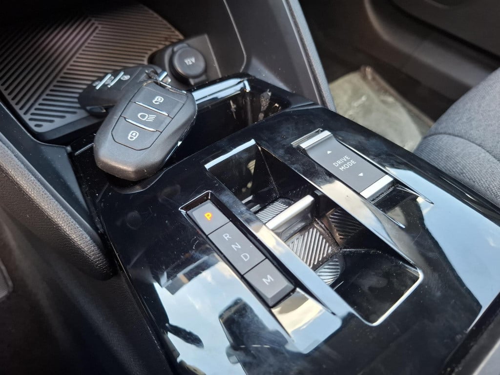 Citroen C4 130 eat8 automaat shine clima/lmv/nav/cam