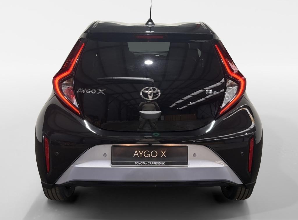 Toyota Aygo x 1.0 vvt-i mt jbl| pdc| stoel.verw| camera| keyless| climate