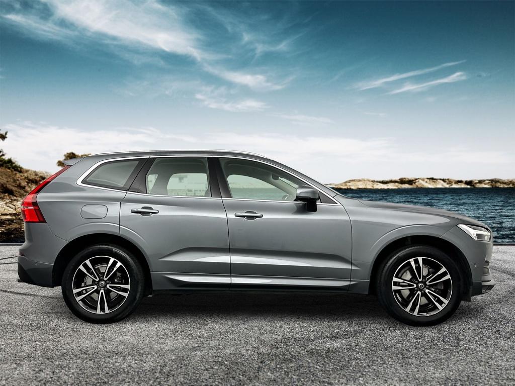 Volvo XC60 t5 253pk momentum| adap.cruise| trekhaak| leder| stoel.verw.