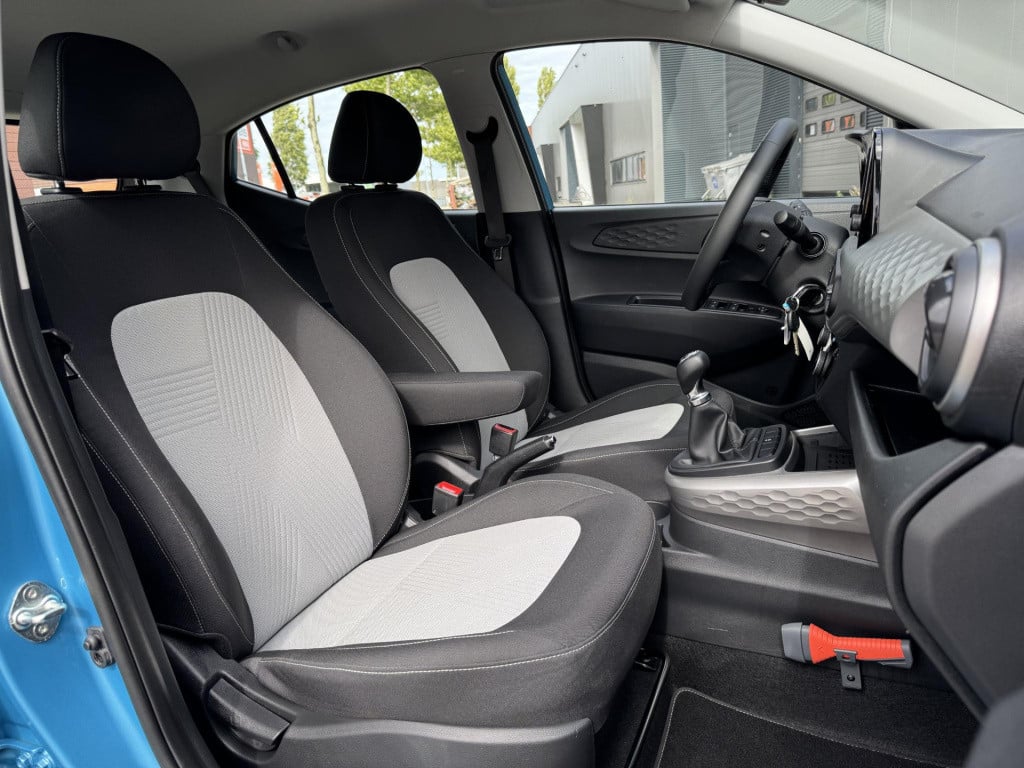 Hyundai I 10 1.0 premium | navigatie | camera | cruise & climate control | 