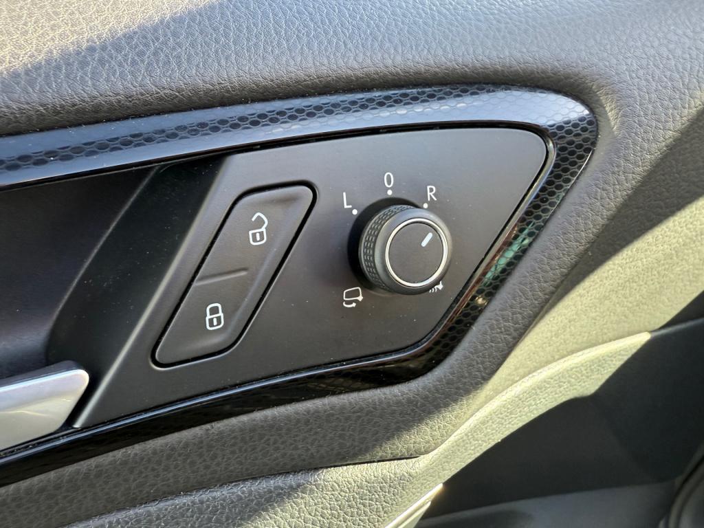 Volkswagen Golf 1.2 tsi business edition r connected dsg