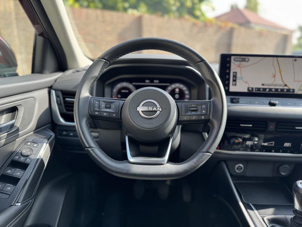 Nissan Qashqai 1.3 mhev n-connecta design pack | trekhaak | panoramadak | 3