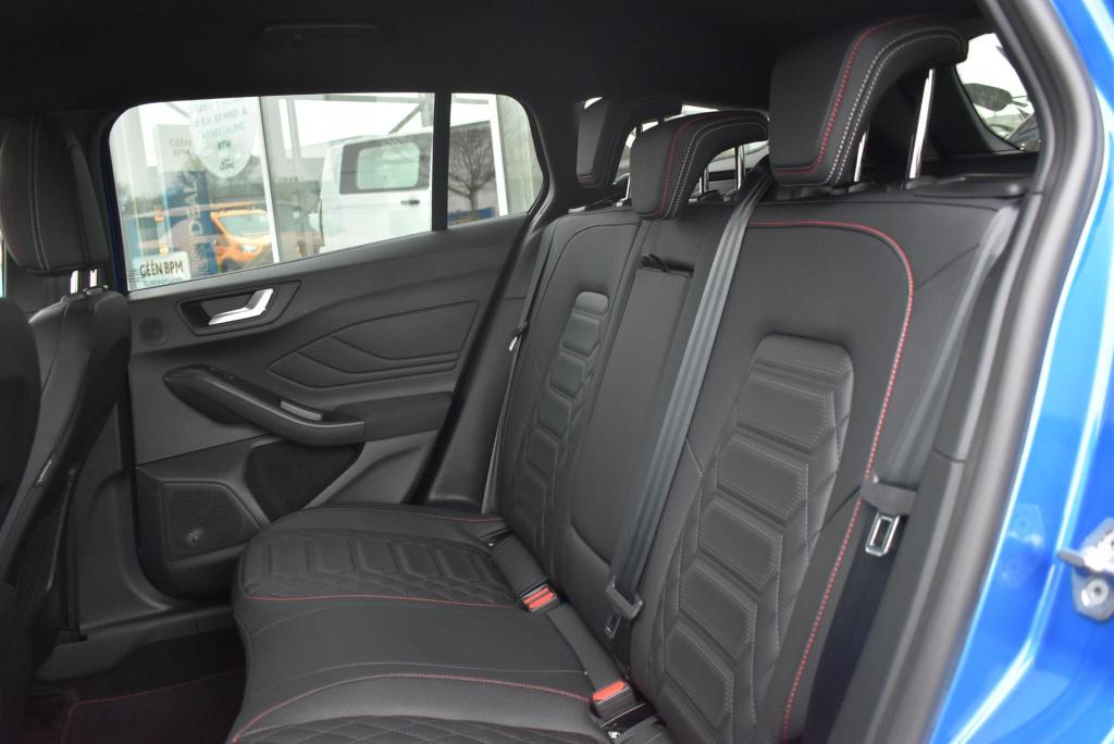 Ford Focus wagon 1.0 ecoboost hybrid st line x | climate control | adaptiev