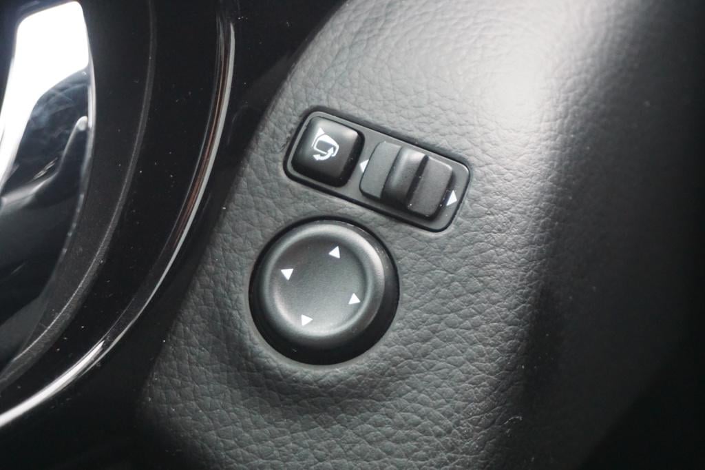 Nissan Qashqai 1.2 acenta climate / navi / cruise / camera / parkeers. / tr