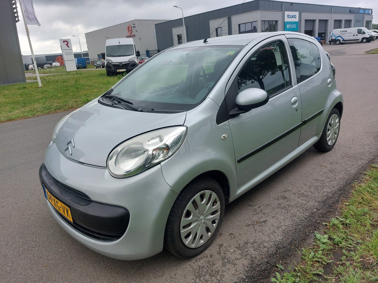 Citroen c 1 bj  2007  1700 euro