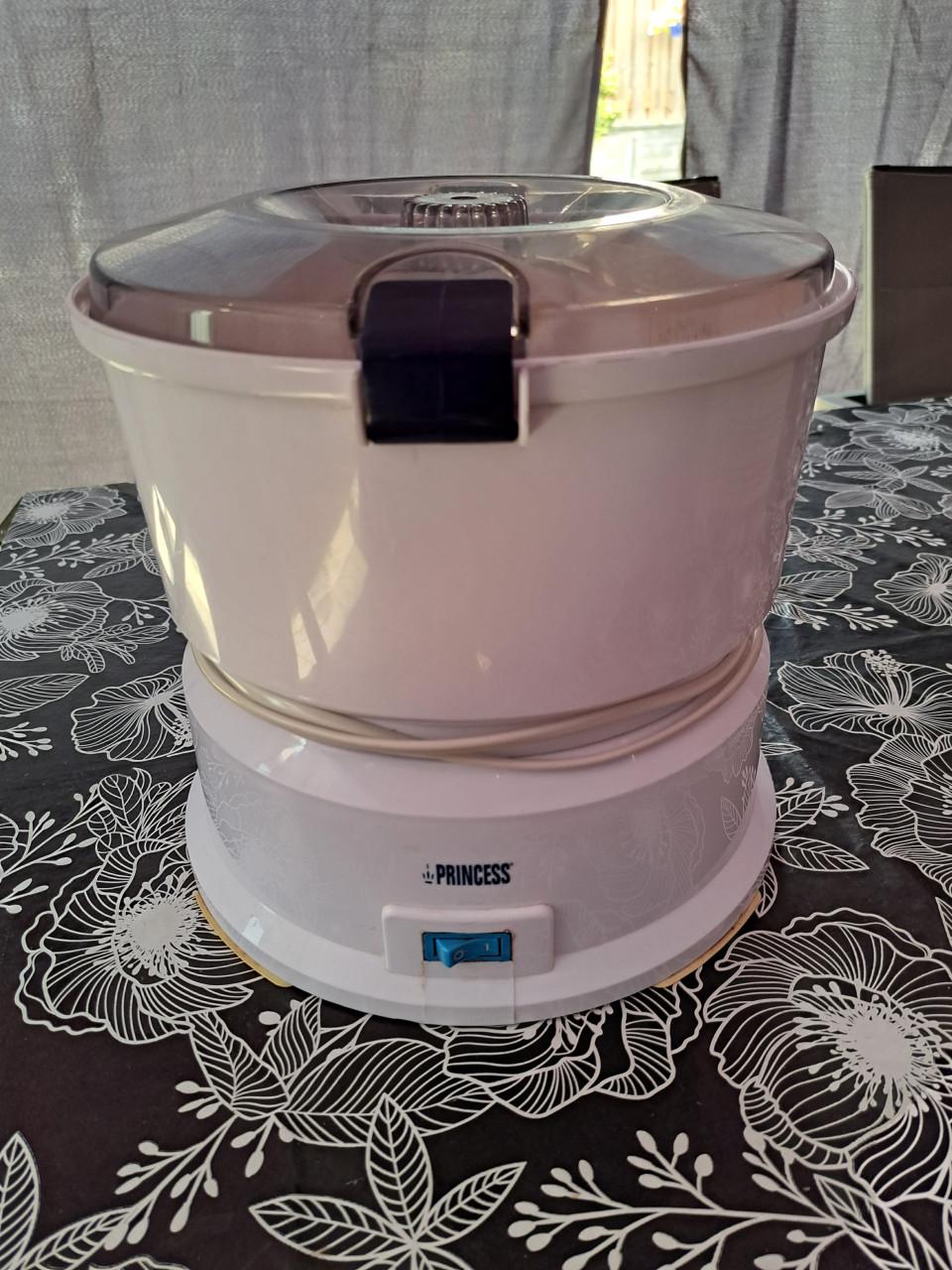 Princess aardappelschrapmachine voor 1 kg.