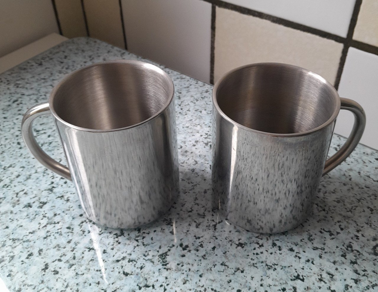 Aardenwerk servies + gebakstel+thermobekers + gebakstel  v.a €1,00