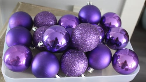 Set van 17 paarse  kerstballen