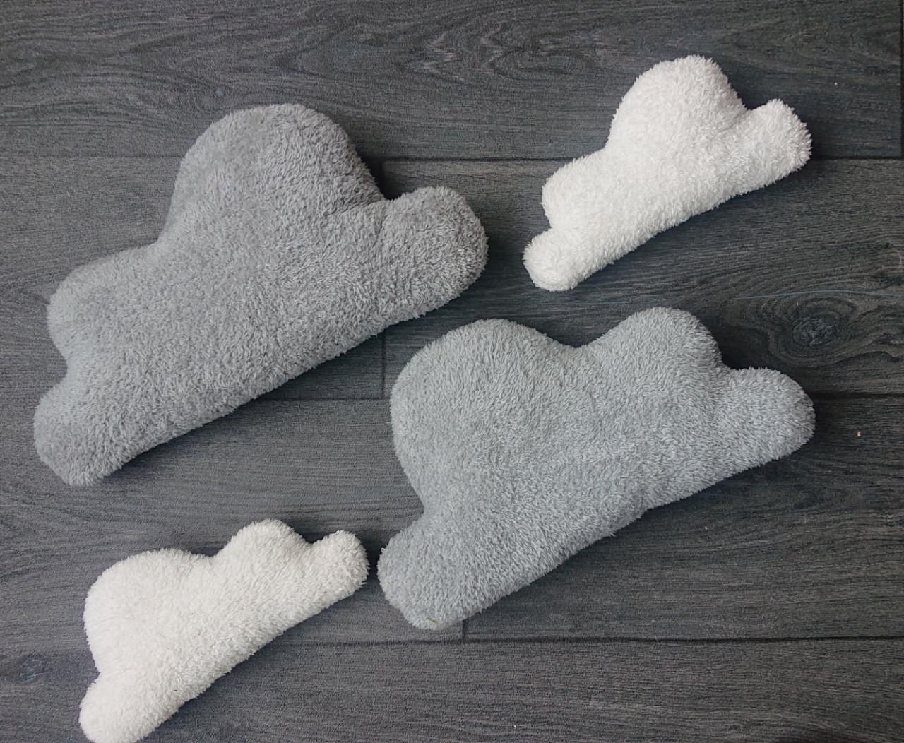 Vierdelige sierkussen set wolkjes wit/grijs