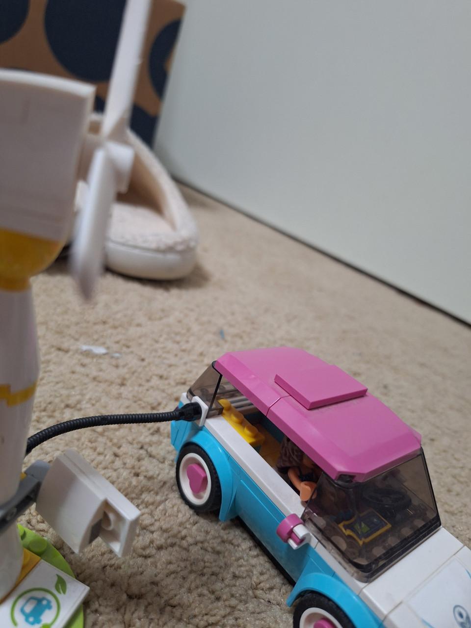 Lego Friends 41443, Olivia's elektrische auto, Leeftijd 6+