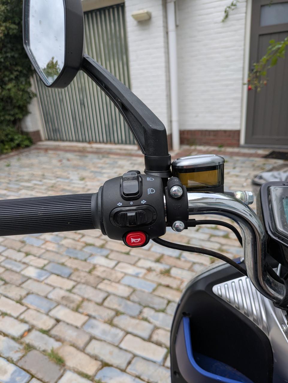 Mooie Nipponia volty bromscooter