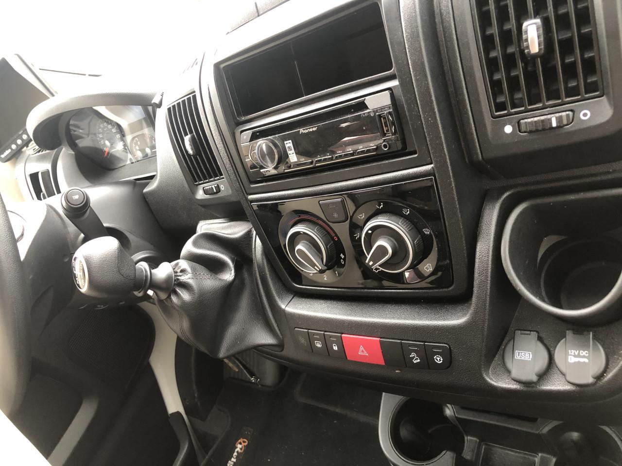 Camper 6,99m te koop met lengtebedden