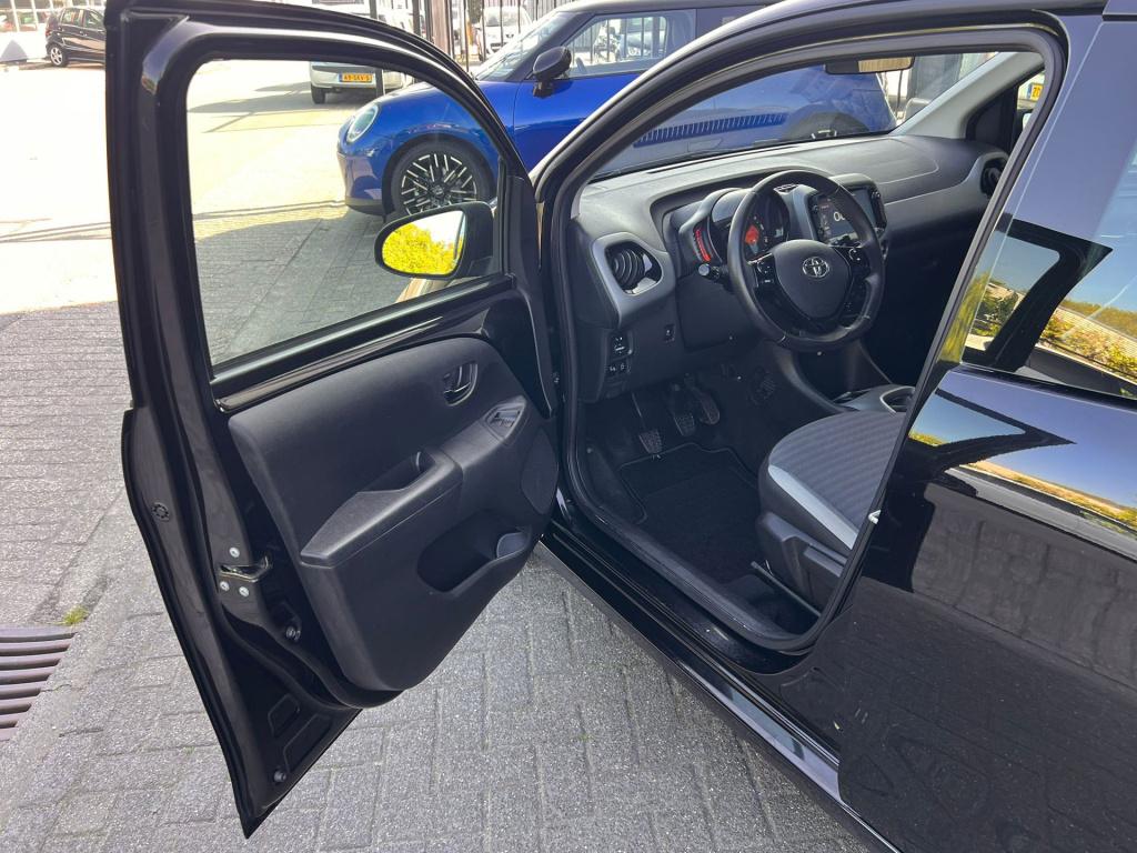 Toyota Aygo 1.0 vvt-i x-play