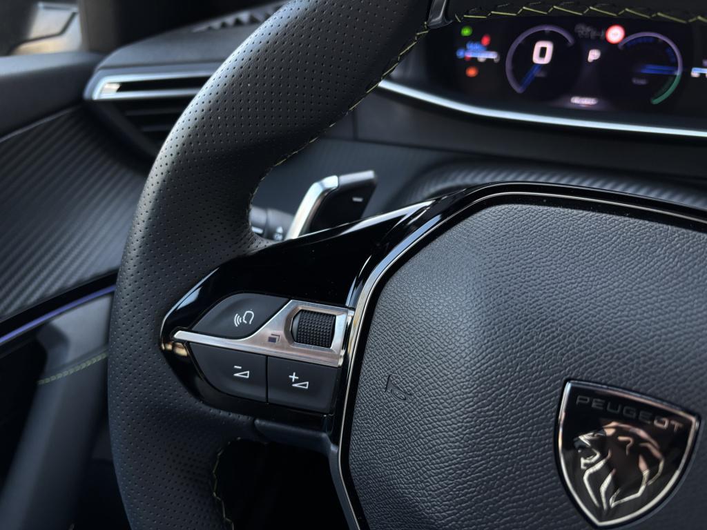 Peugeot 2008 gt automaat 1.2 hybrid 145