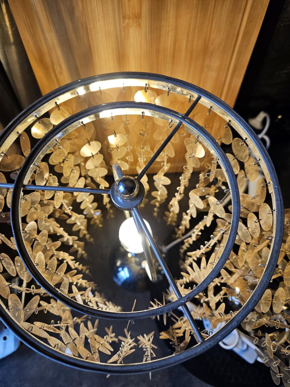 2 prachtige vintage design tafellampen, chroom en bladeren