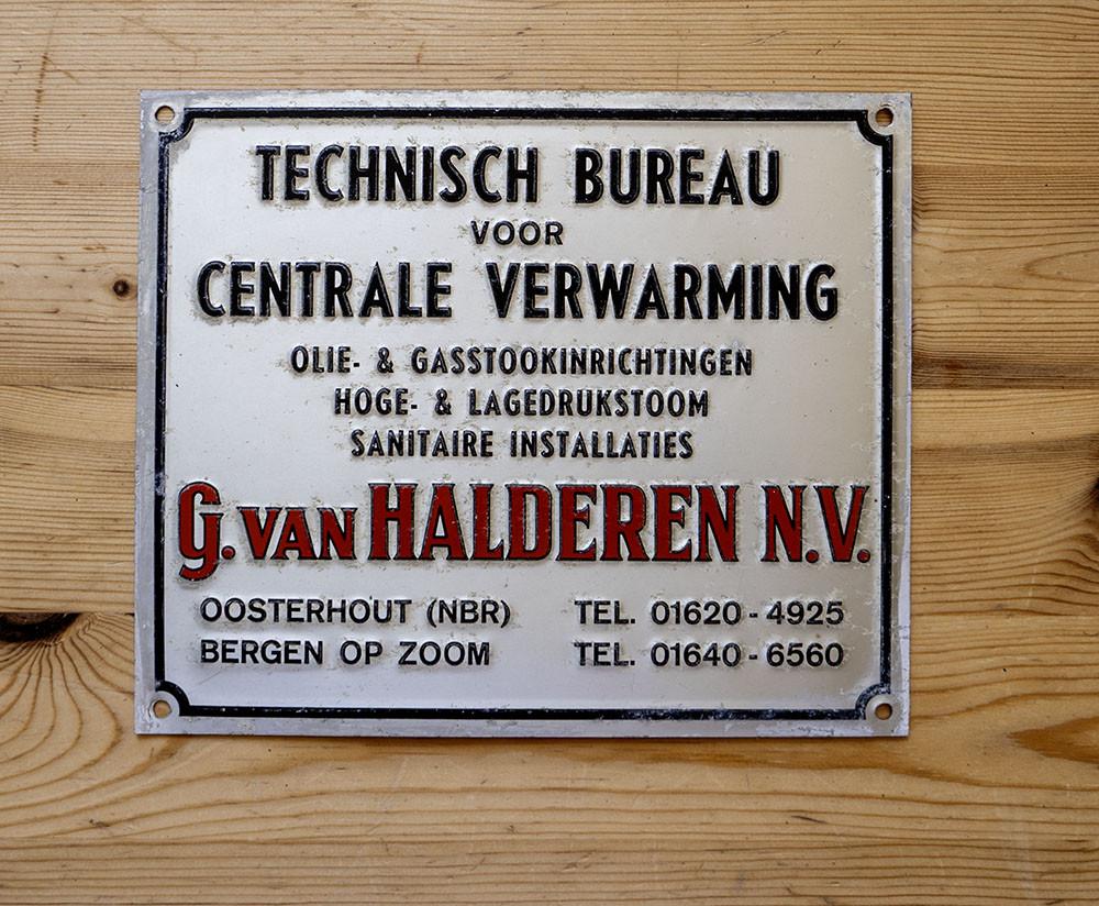 Te koop diverse reclameborden.