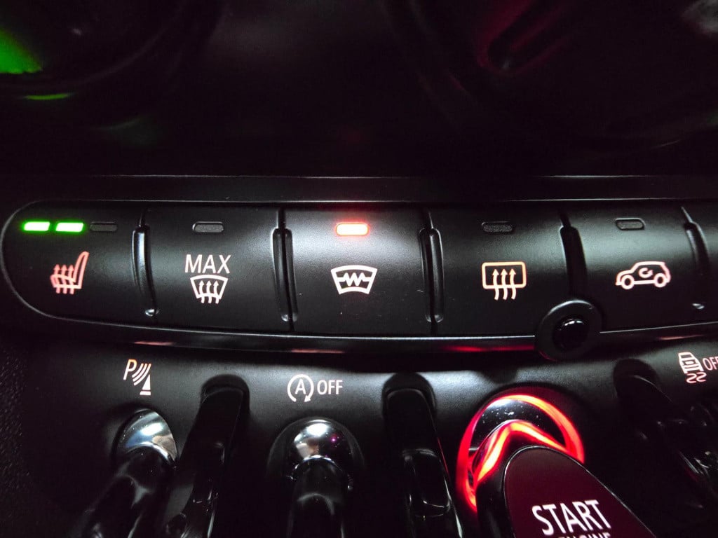 Mini Cooper mini occasion 2.0 automaat | 5 deurs en maar 1 van in nl | twee