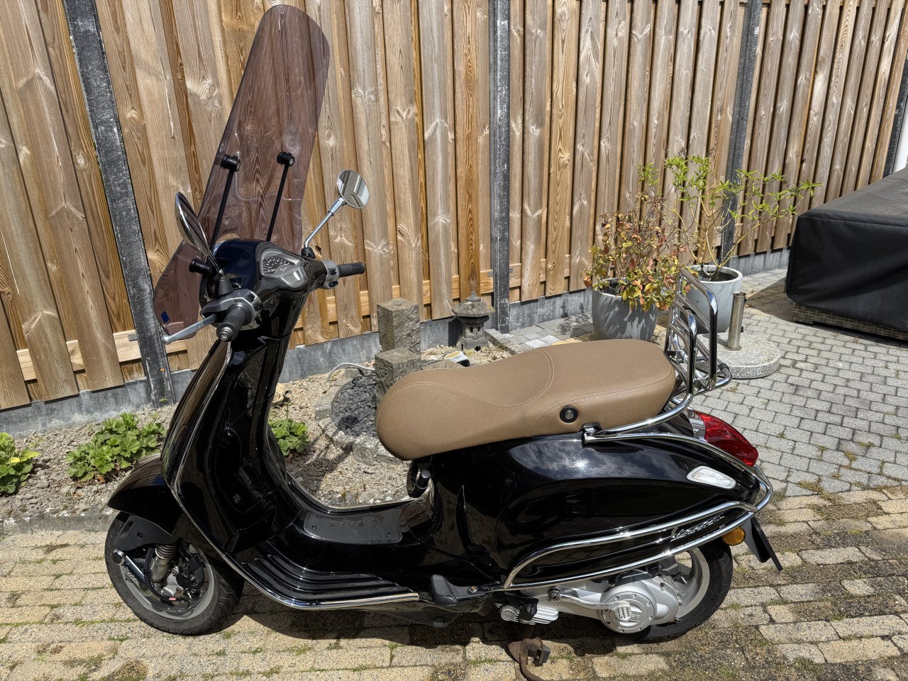 Vespa Primavera 4t 2017 zwart