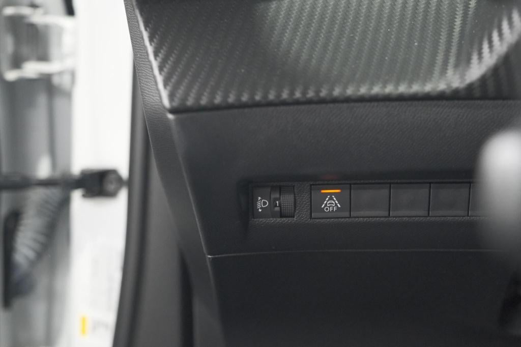 Peugeot 2008 puretech 130 eat8 allure | camera | navigatie | parkeersensore