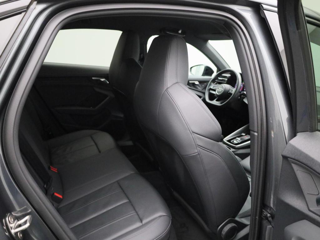 Audi A3 limousine 30 tfsi s edition | automaat | navigatie | vlak stuur | c