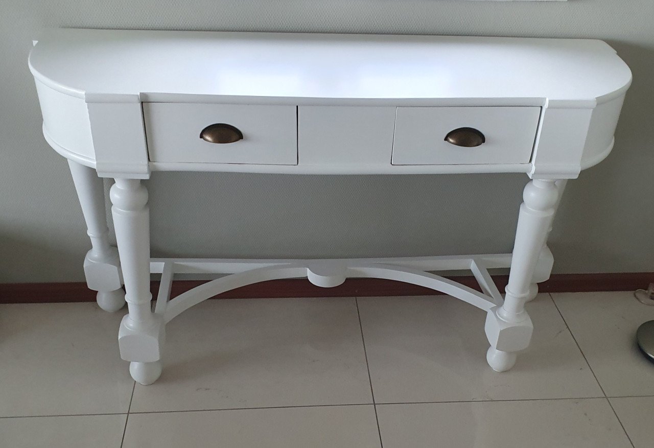 MOOIE LANDELIJKE WITTE SIDETABLE