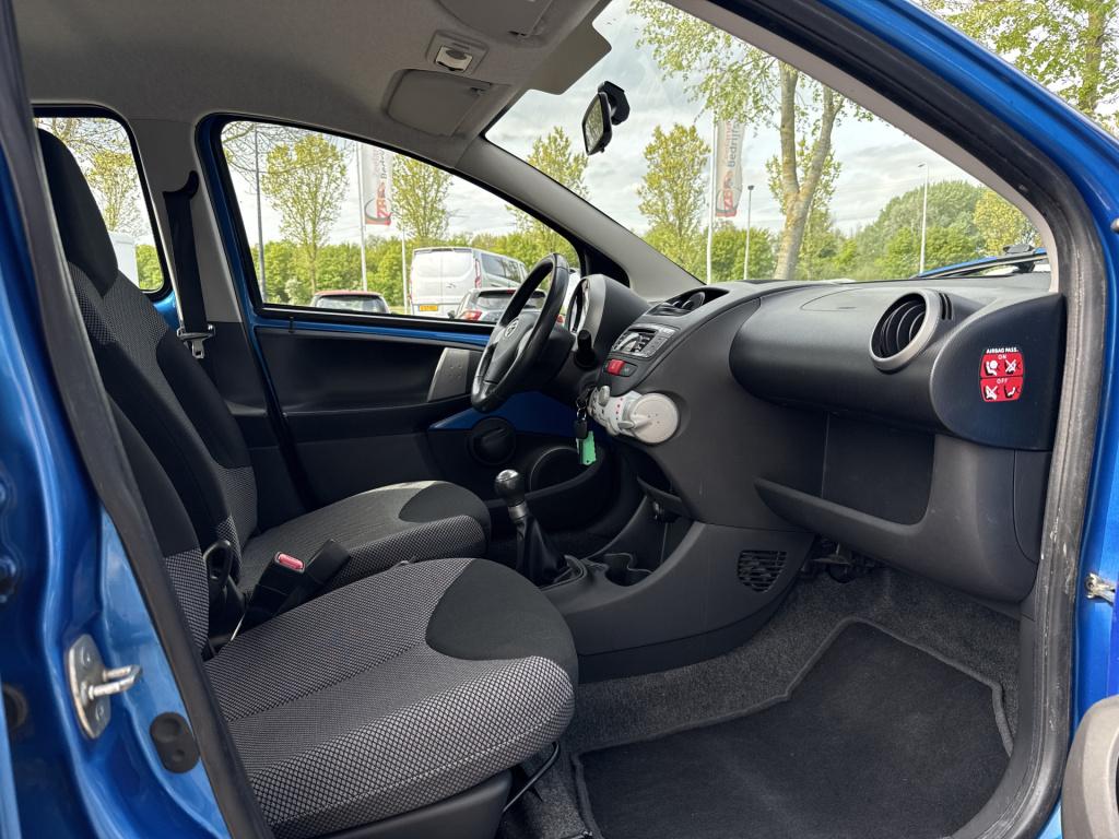 Toyota Aygo 1.0 vvt-i aspiration | nl-auto | airco | lm velgen